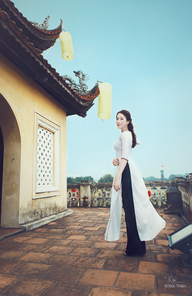 美女脱衣服让男人桶